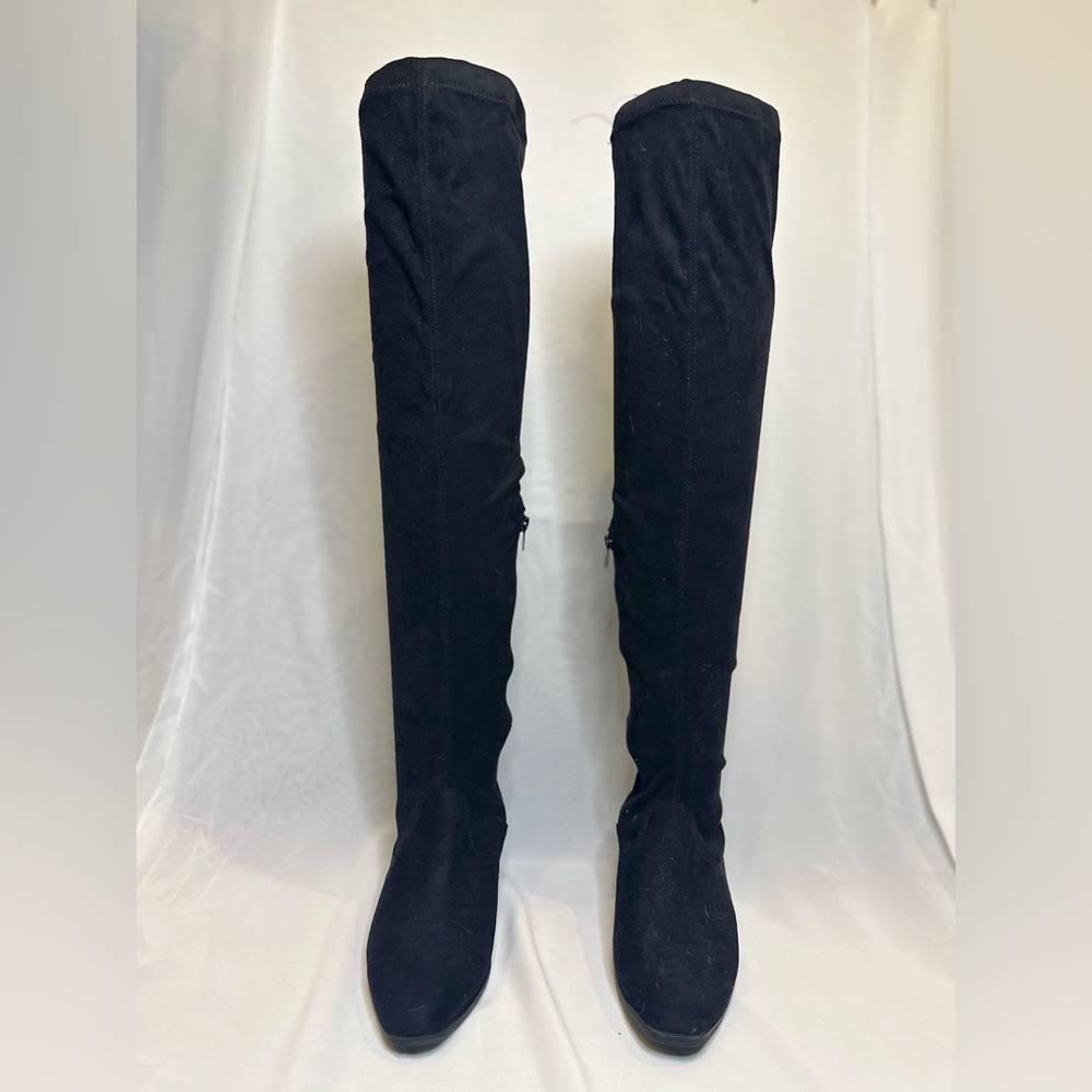 Sleek Black Over-the-Knee Boots